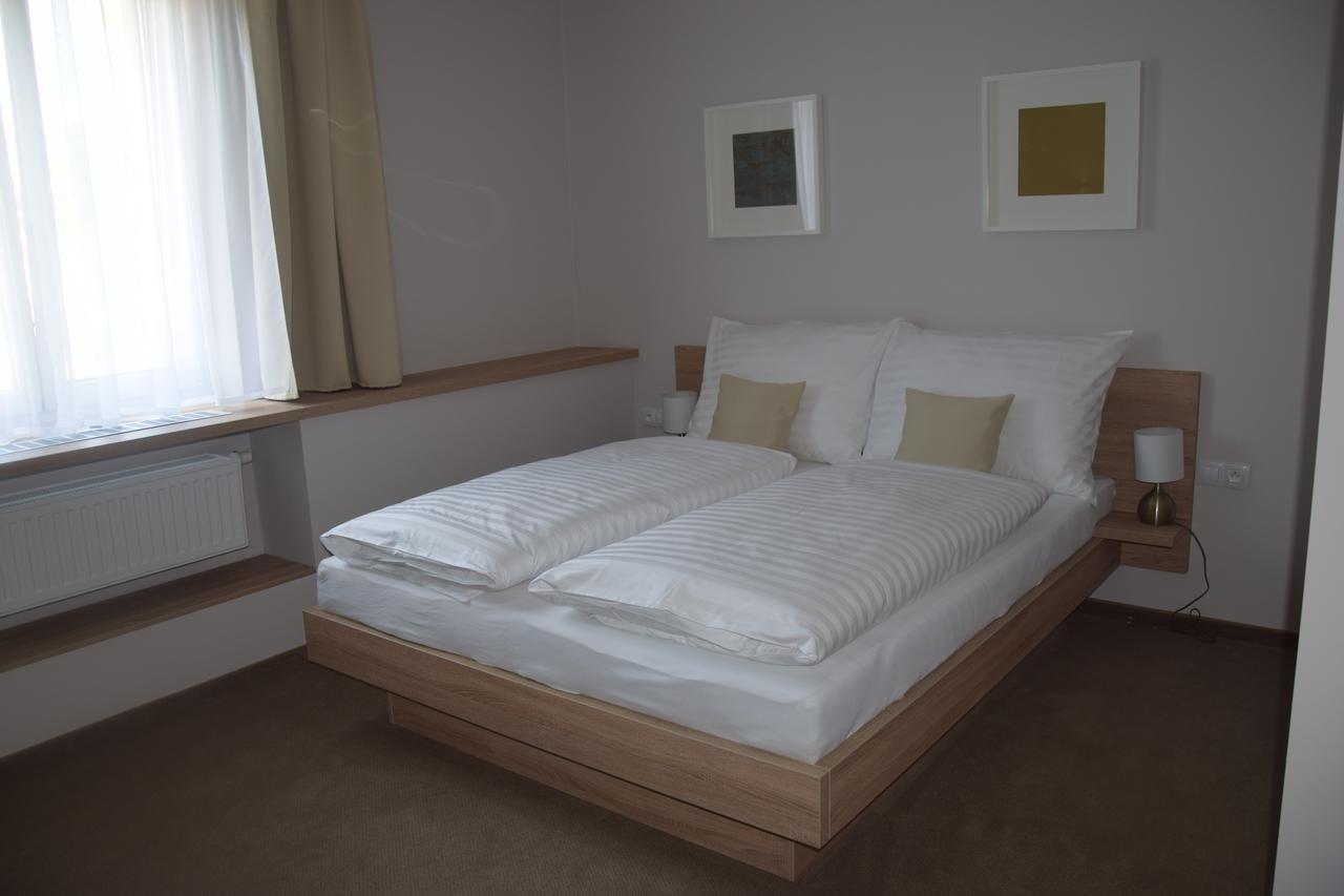 Hotel Rokiten Moravsky Krumlov Exterior photo